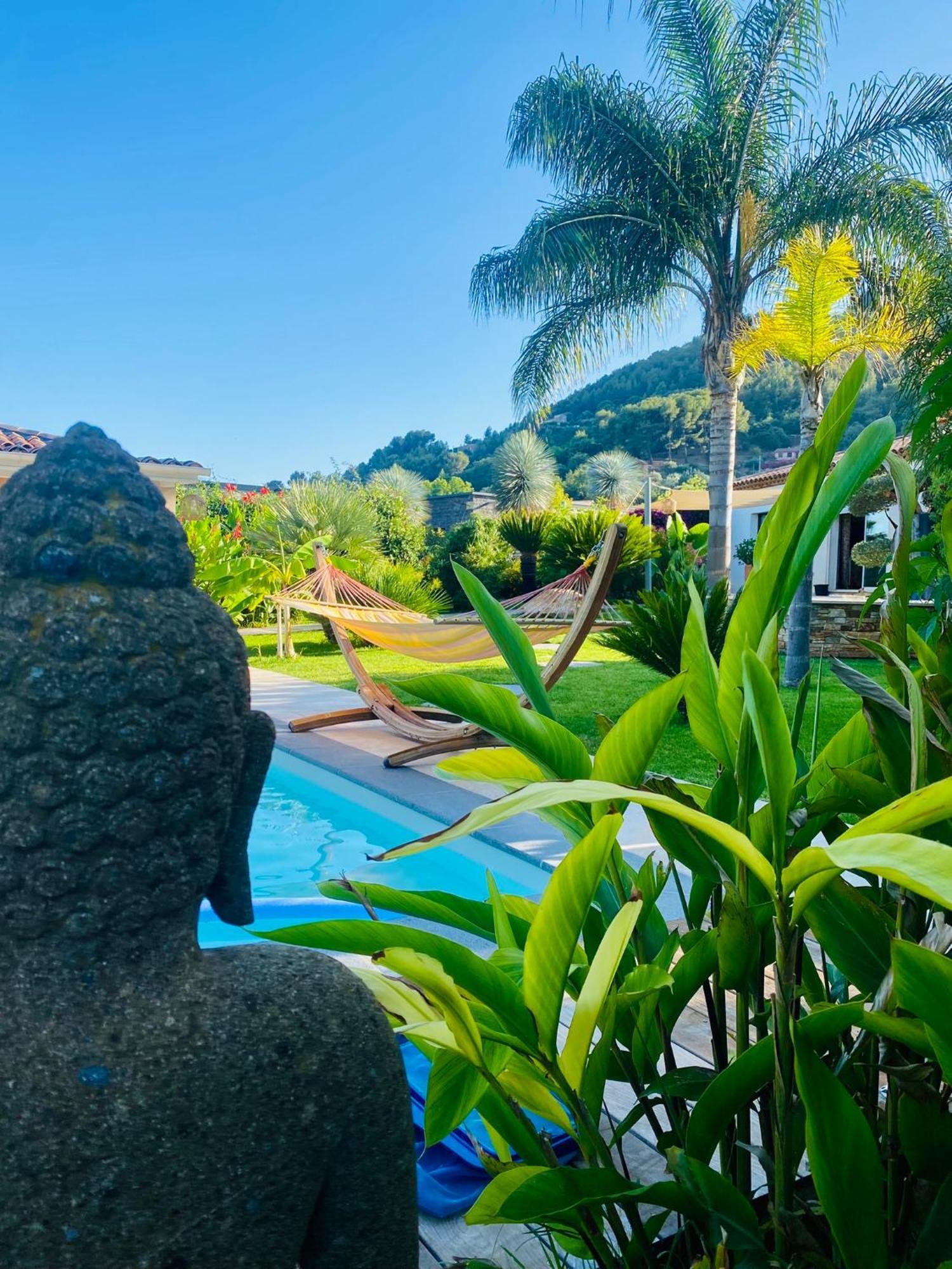 Le Cocoon Lodge Du Gapeau & Massage Solliès-Pont المظهر الخارجي الصورة