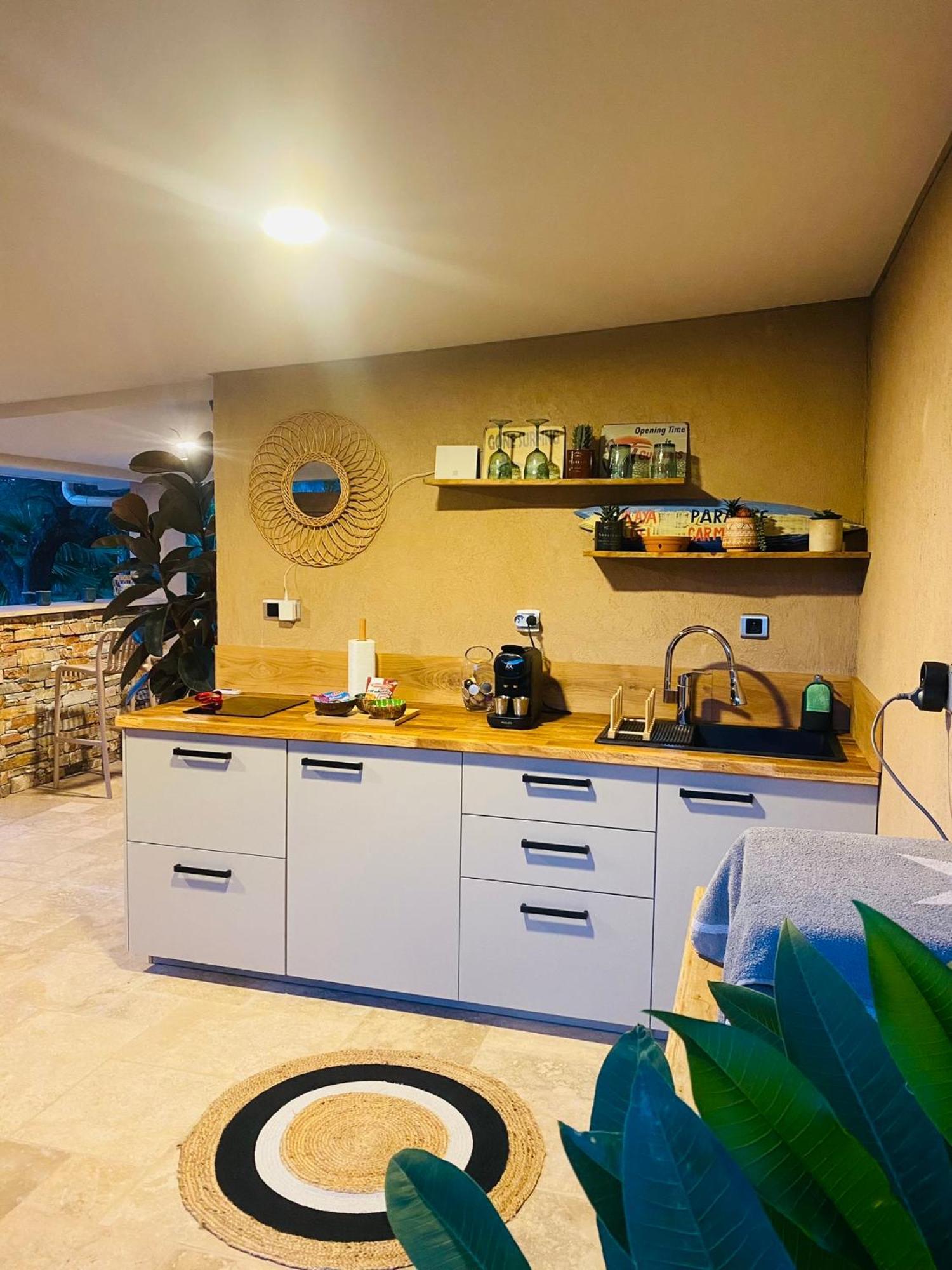Le Cocoon Lodge Du Gapeau & Massage Solliès-Pont المظهر الخارجي الصورة